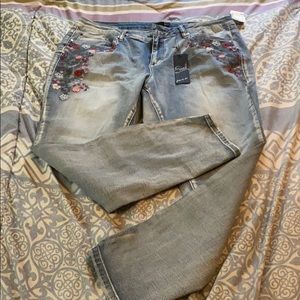 BNWT Earl Jeans Skinny Ankle flower design Sz 18W
